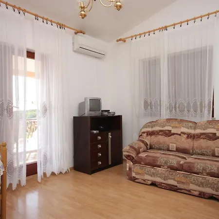 With A Parking Space - 7073 *