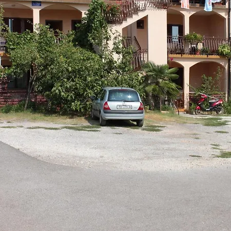 Lejlighed With A Parking Space - 7073 *