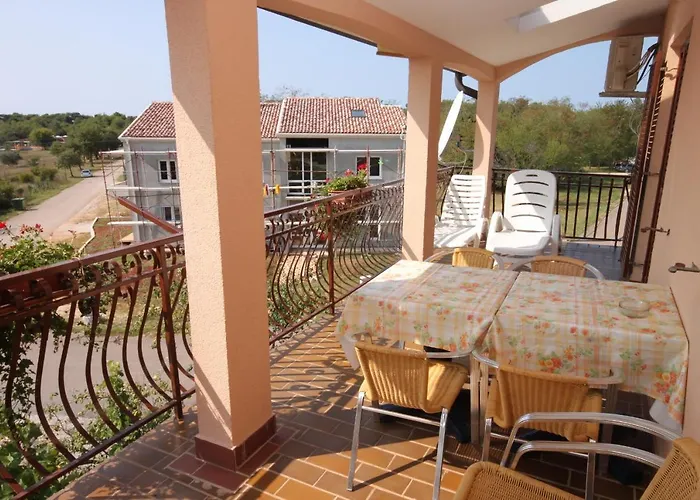 Lejlighed With A Parking Space - 7073 *