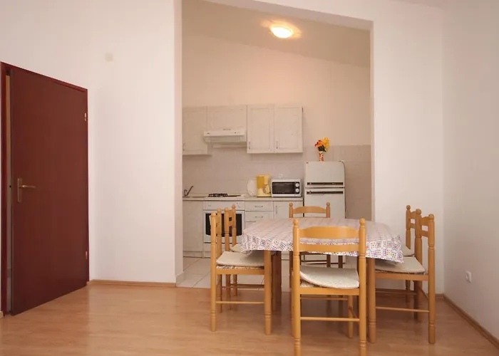 With A Parking Space - 7073