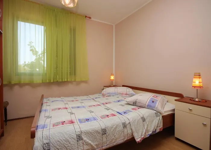 With A Parking Space - 7073