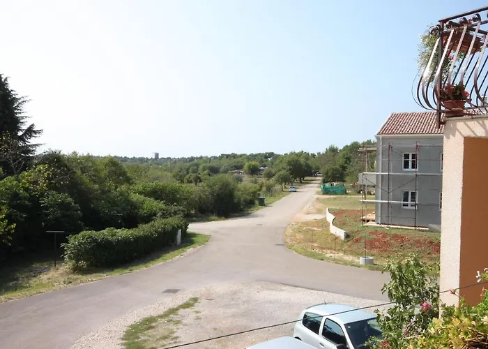 With A Parking Space - 7073 Umag