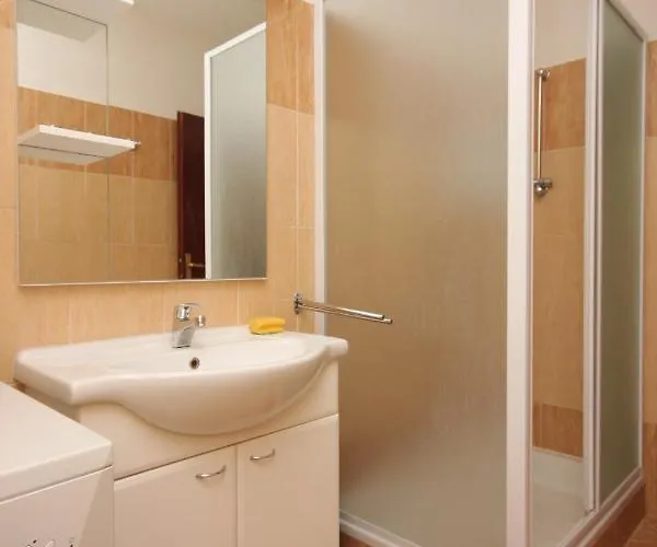 With A Parking Space - 7073 Lejlighed Umag